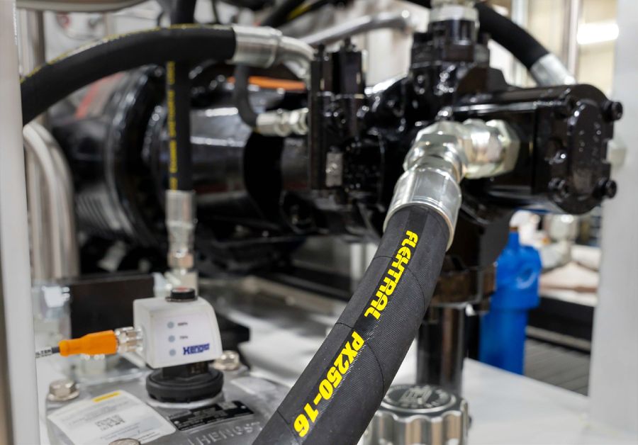 Hydraulic hose replacement near Milwaukee or Green Bay