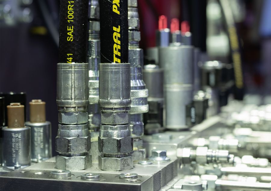 Hydraulic hose & fittings supplier in Wisconsin